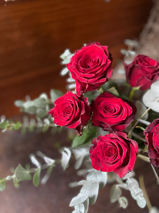 Christmas roses bouquet