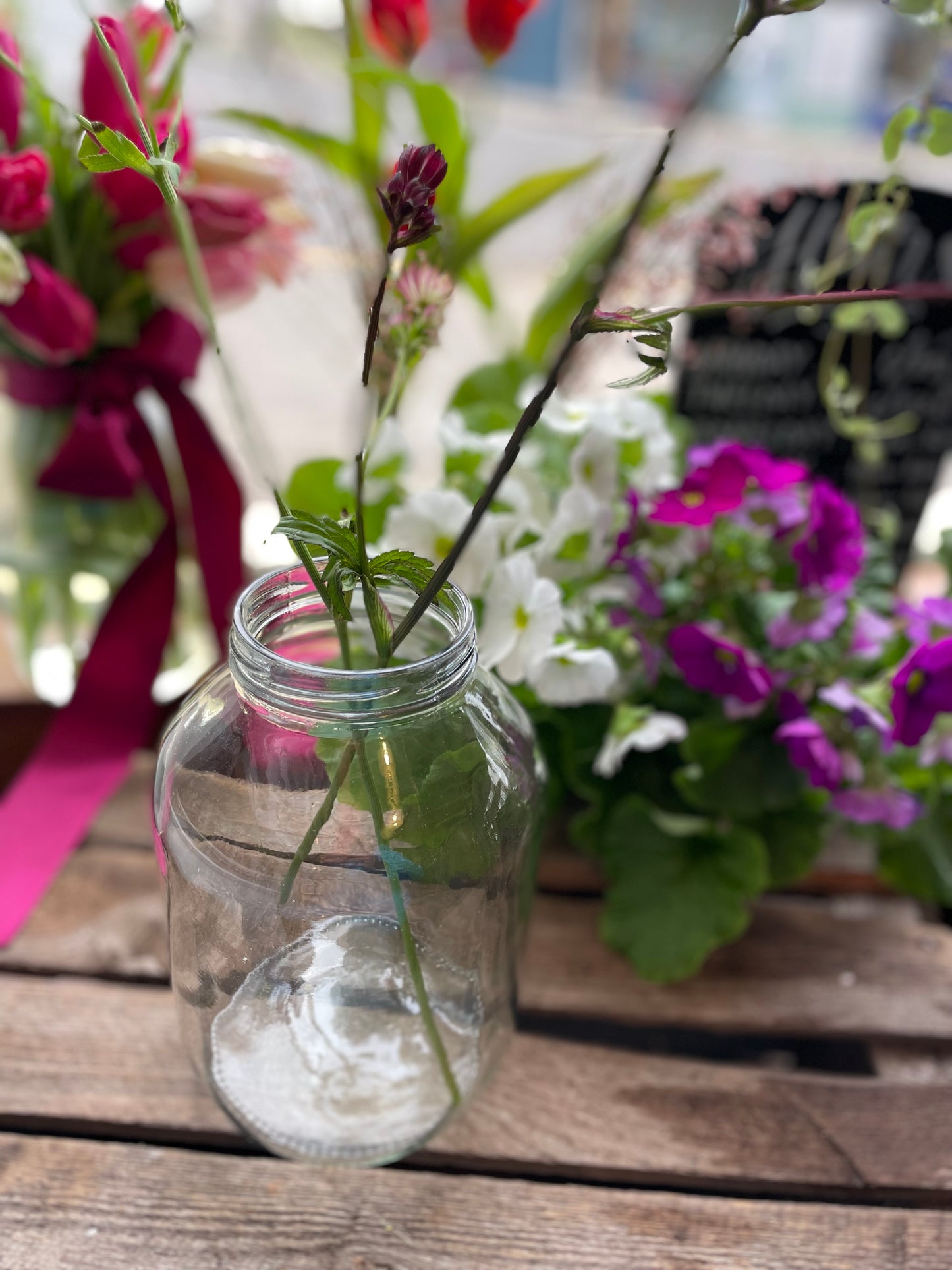 Simple glass jar - best for small to large sized bouquets