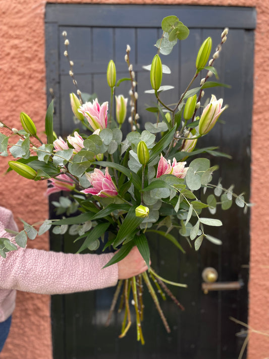 Luxury Christmas roselily bouquet