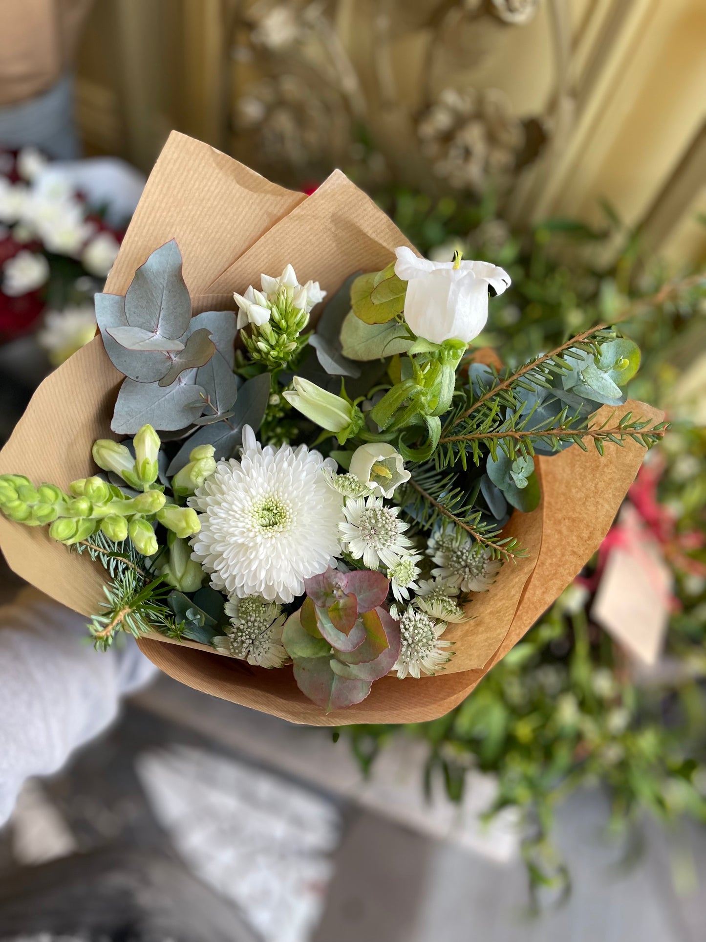 Winter whites posy